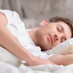 آشنایی با ۱۶ فایده خواب شبانه برای بدن